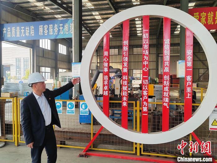 吳國忠介紹企業(yè)發(fā)展理念。　谷華 攝